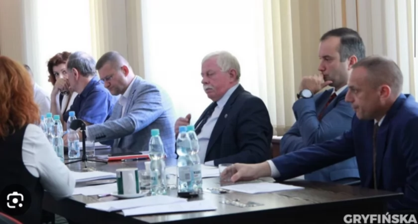 O godzinie 10.00 rozpocznie się sesja Rady Miejskiej w Gryfinie [NA ŻYWO]
