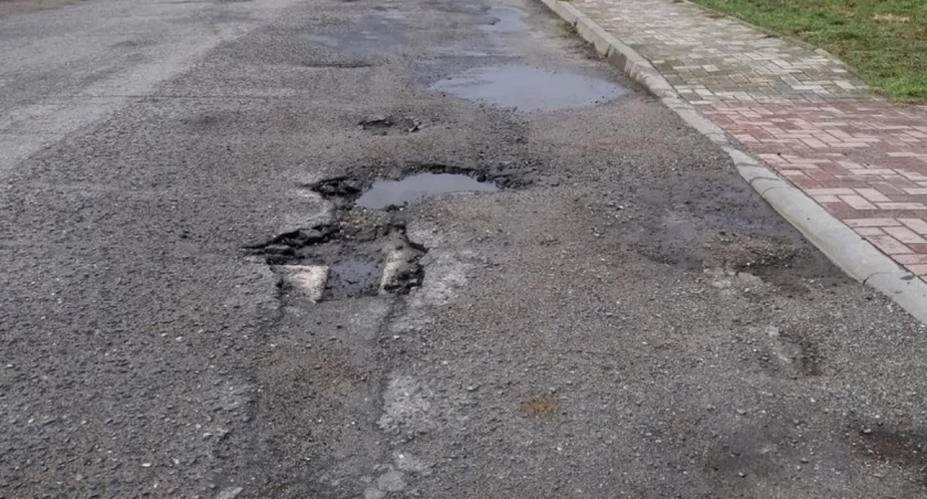 Mieszkańcy Lubanowa mogą powoli zacząć żegnać się z tą dziurą