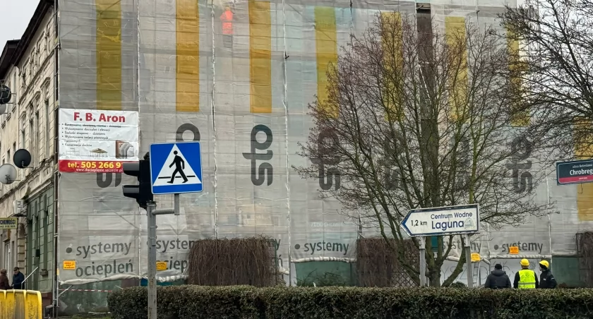 Wreszcie! Ruszyły prace na ścianie wstydu. Co na niej będzie?