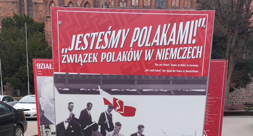 Na placu ks. Barnima stoi wystawa o Polakach spod znaku Rodła 