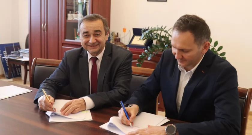 Umowa na budowę ujęcia wody wraz z budową sieci wodociągowej podpisana