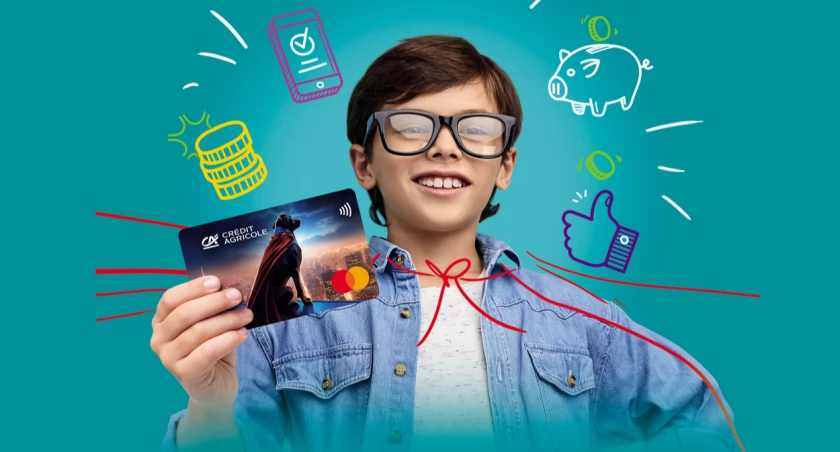 Podaruj dziecku jego pierwszą kartę. Niech nauczy się finansów