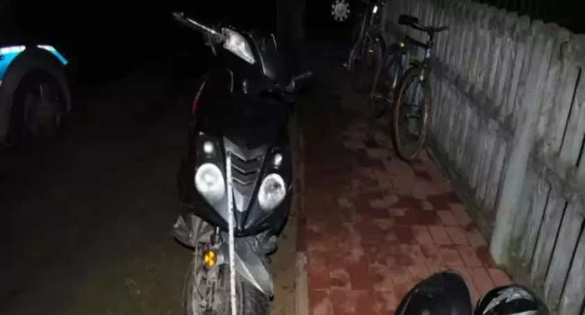 Wywrócił się na motorowerze. Był kompletnie pijany