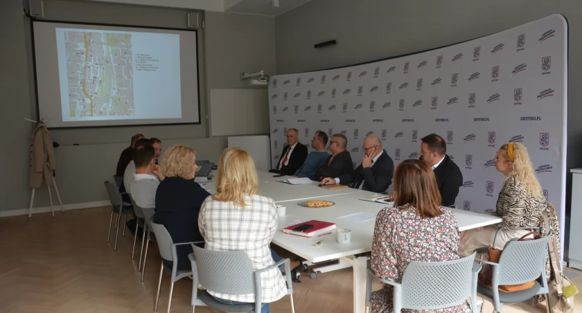 Kolejny przedwyborczy cud. Rozmawiali o... monitoringu miejskim