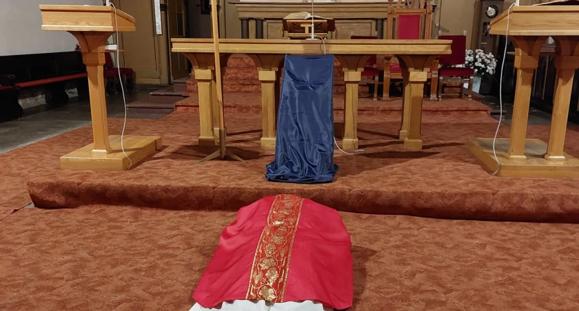 Tak wyglądał Wielki Piątek w kościele w Baniach [GALERIA]