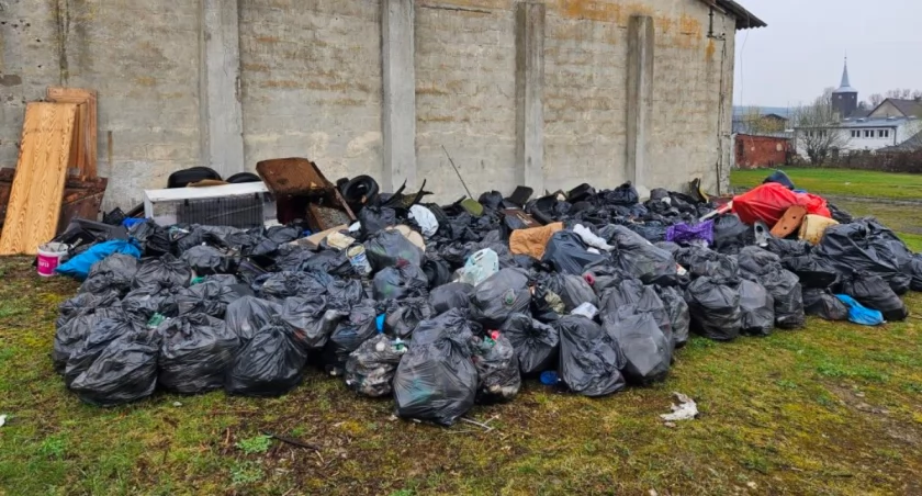 Tyle śmieci zebrano z poboczy gminnych dróg