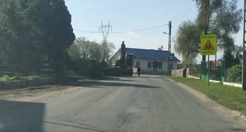 Chwarstnica doczeka się chodnika [ZDJĘCIA]