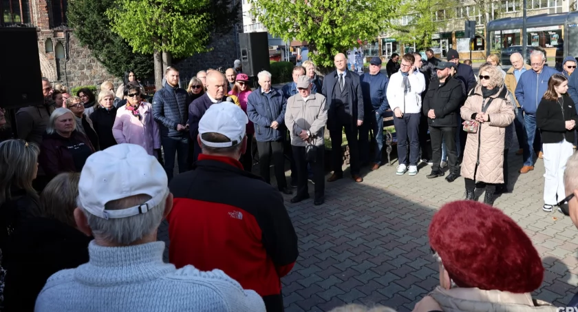 M. Sawaryn spotkał się z mieszkańcami na placu Barnima [FOTO]. R. Mucha wydał oświadczenie