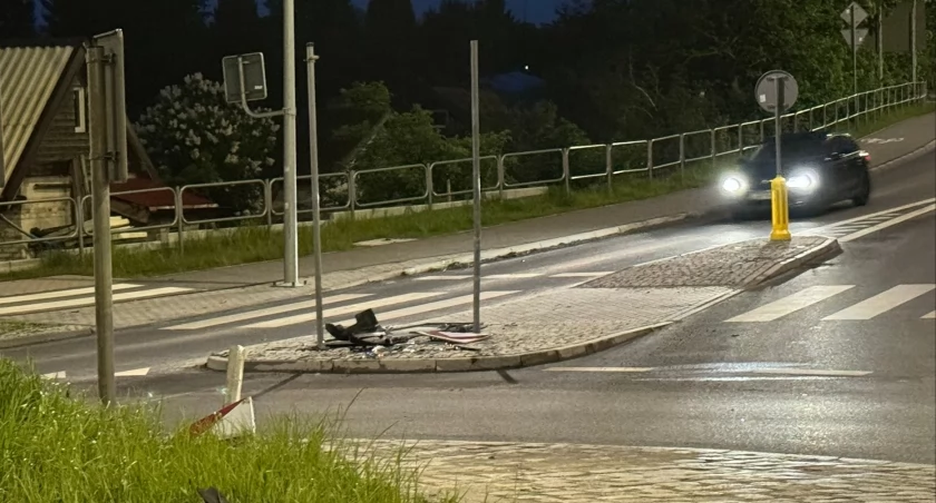 Miał 2,4 promila - przejechał przez rondo