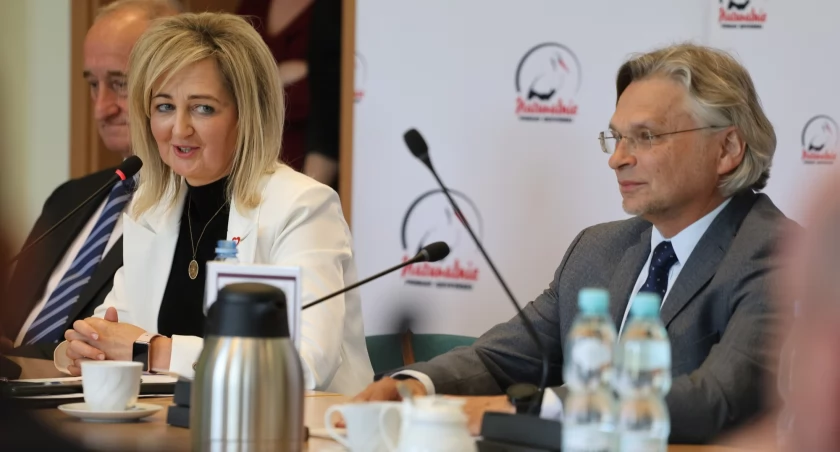 Ewa Dudar starostą. Wojciech Konarski wicestarostą