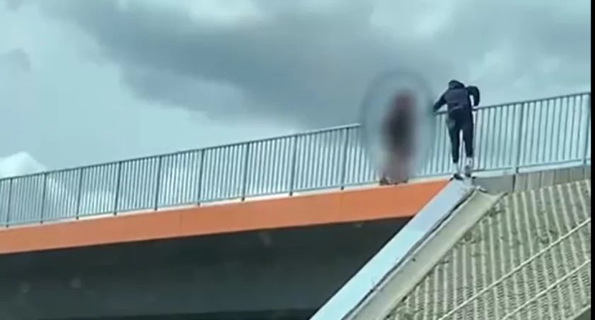 Były piłkarz Energetyka Gryfino ściągnął nastolatkę z mostu na S3 [WIDEO]