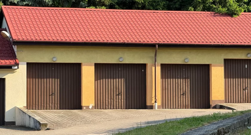 Ogłoszenie. Poszukuję garażu do wynajęcia