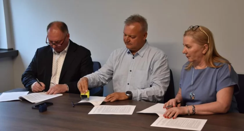 Wykonają termomodernizację urzędu i szkoły