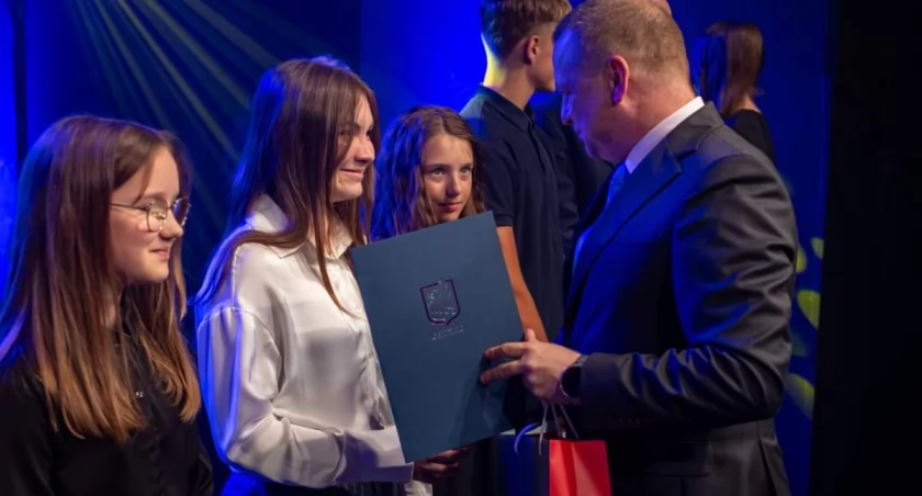 Władze gminy doceniły młodych sportowców [GALERIA]