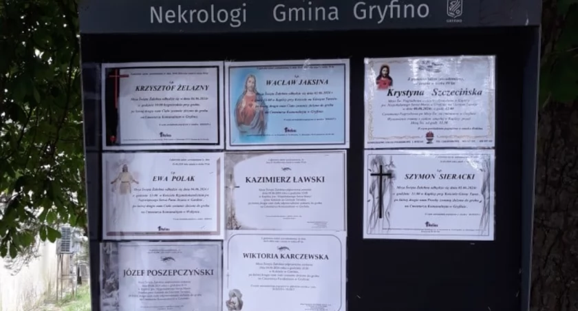 Aż osiem nekrologów na gryfińskich tablicach