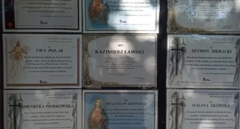 Nekrologi zapełniły całe tablice