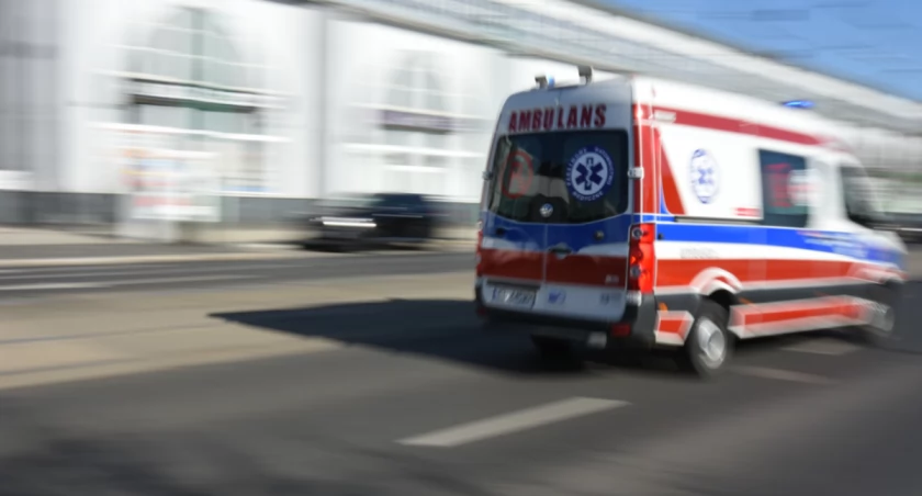 15-latek doznał urazu klatki piersiowej. Jego opiekun nie zgodził się na szpital