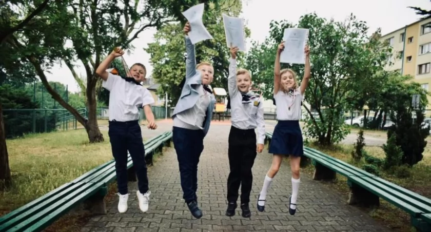 Podajemy godziny zakończenia roku szkolnego w gminie Gryfino