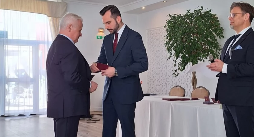 Maciej Racinowski zasłużył się dla rolnictwa. Dostał odznaczenie od ministra