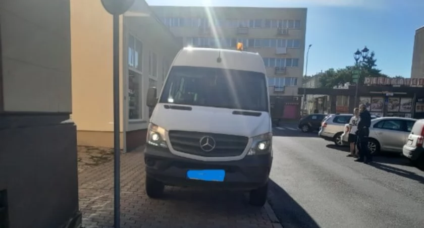 Strażnicy miejscy zatrzymali dwóch pijanych w sztok Niemców. Kierowca miał 3 promile