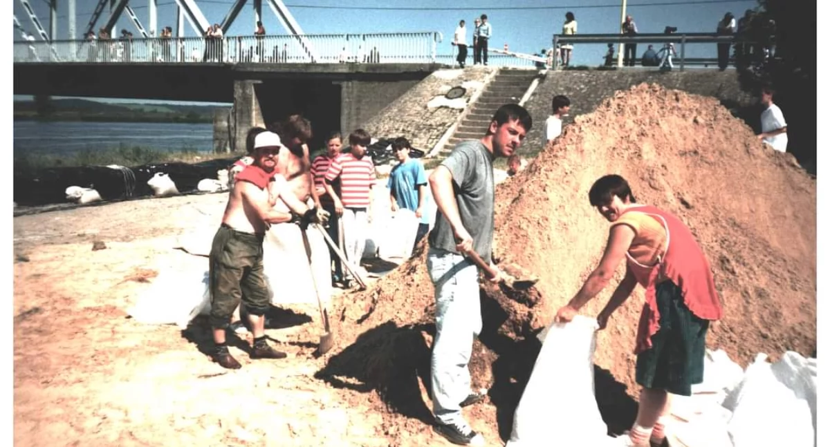 Tak wyglądało Gryfino podczas powodzi w 1997 roku [GALERIA]