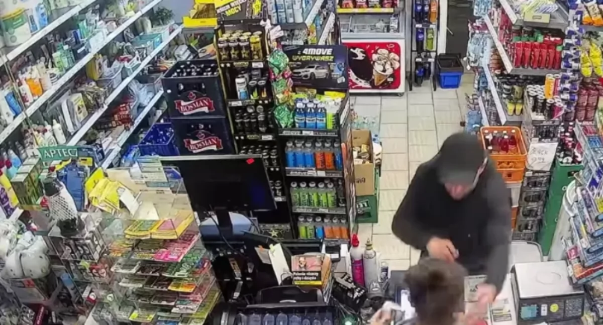 Groził ekspedientce. Policja zatrzymała nożownika z Kołbacza