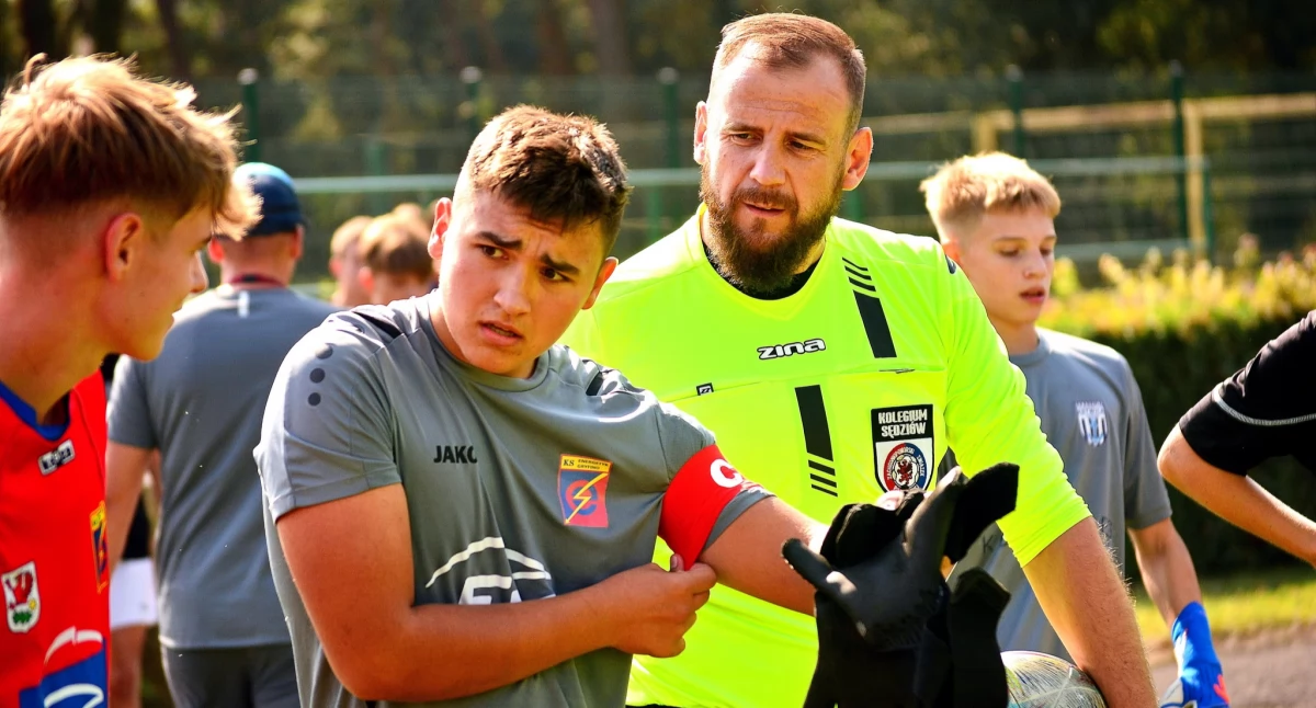 Młody bramkarz strzelił gola na wagę remisu! [WYNIKI]