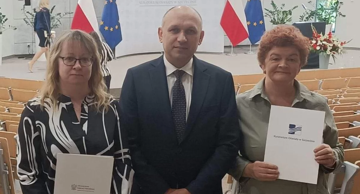 Nauczyciele z nagrodami od Ministra Edukacji Narodowej i Kuratora Oświaty [GALERIA]