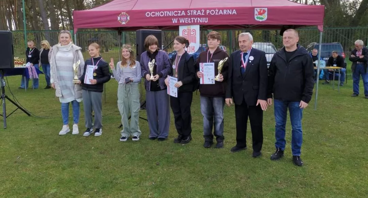 Puszczali latawce i balony na stadionie 