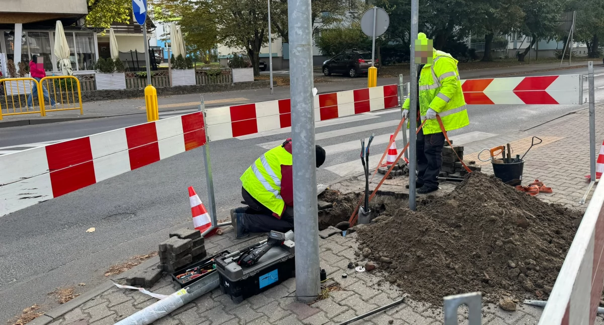 Wreszcie usunęli krzywy słup