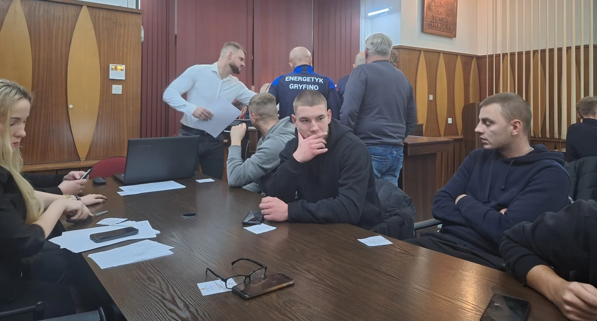 Radca prawny ZZPN potwierdza. Musi wybrać: albo Grot, albo Energetyk