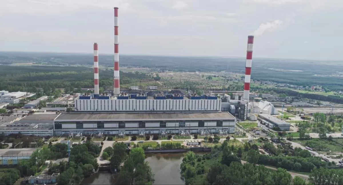 Przedmuchiwanie kotła bloku nr 7 w Elektrowni Dolna Odra 