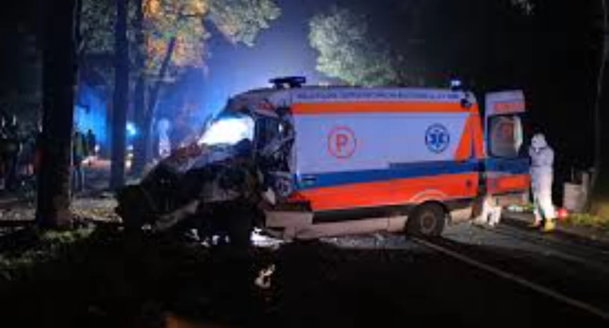 Wypadek w Gryfinie. Kierowca karetki trafił w ręce medyków