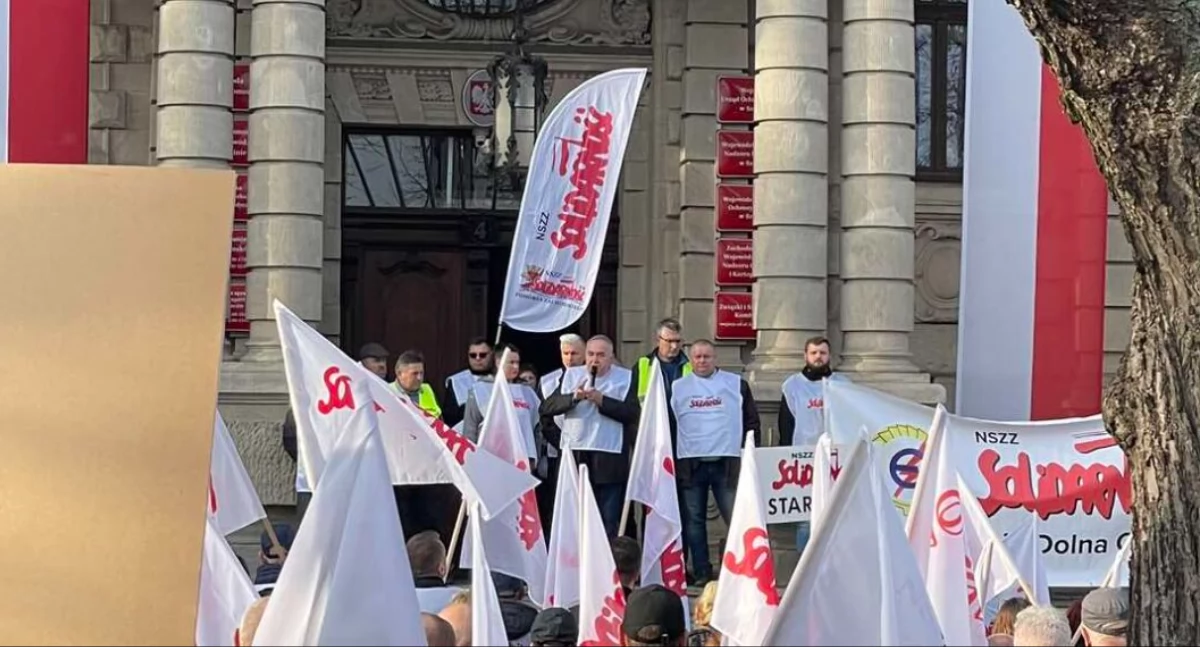 Organizują wyjazd autokarowy do Warszawy na manifestację w obronie miejsc pracy w elektrowni
