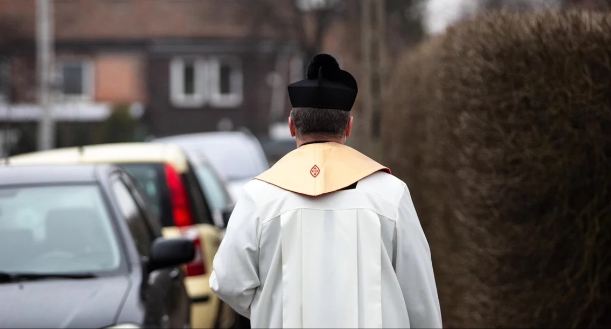 Proboszcz zawiesił kolędę. Zachorował na COVID-19