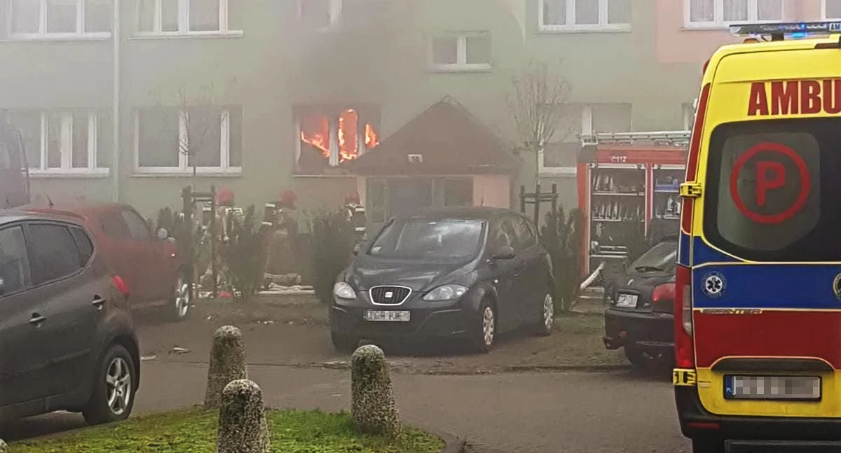 Pożar przy ul. Kościelnej w Gryfinie. Trwa akcja gaśnicza [AKTUALIZACJA]