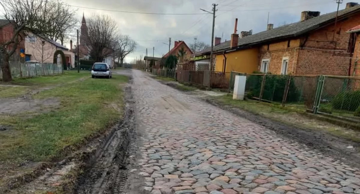 Czytelnik apeluje do powiatu gryfińskiego: Zróbcie tę drogę!