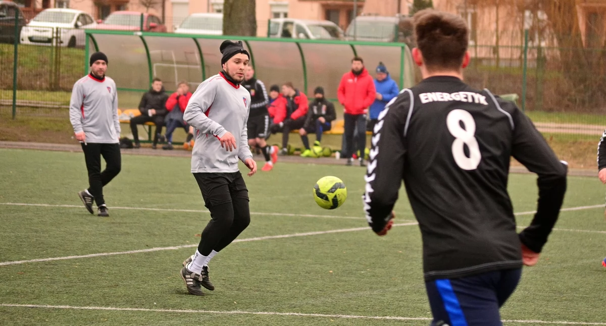 Nie tylko GLHA. O 12.00 derby gminy Banie. Później Energetyk [ROZKŁAD JAZDY]