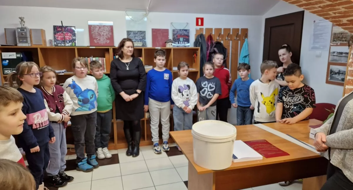 Uczniowie SP 1 poznali pracę bibliotekarza