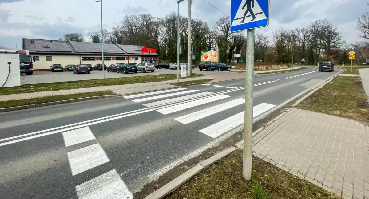Nowe przejście dla pieszych do Dino