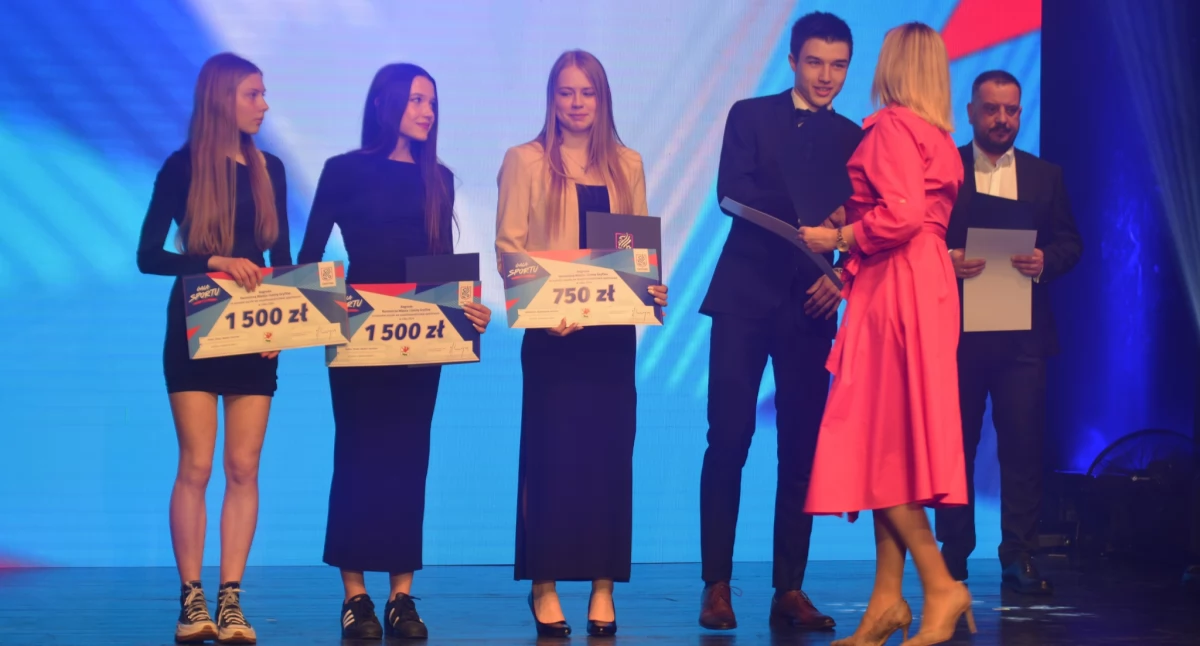 Ile tysięcy złotych burmistrz przekazał młodym sportowcom? [GALERIA]