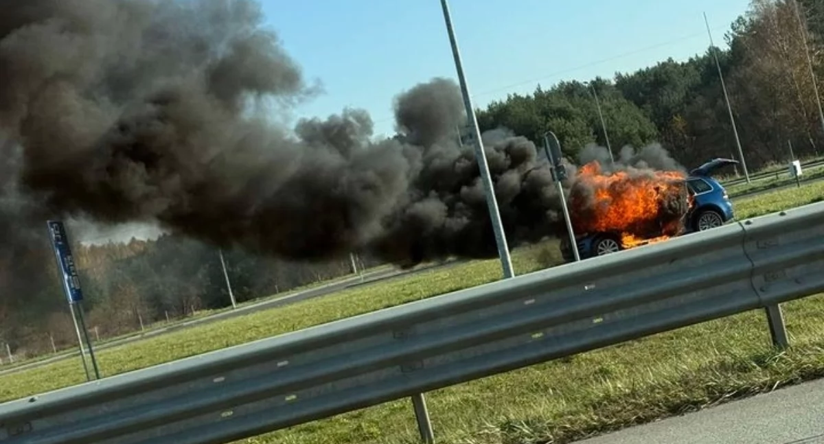 Kilka wypadków i pożar auta podczas majówki