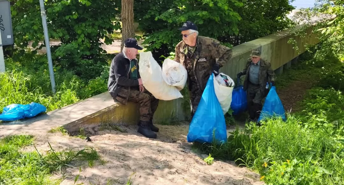 Zebrali nad Odrą... 50 worków śmieci [GALERIA]
