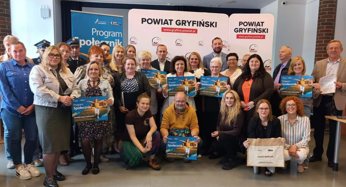 Podpisali umowy na kolejną edycję Społecznika
