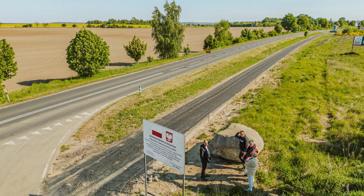 Końcówka prac przy ścieżce pieszo-rowerowej [ZDJĘCIA]
