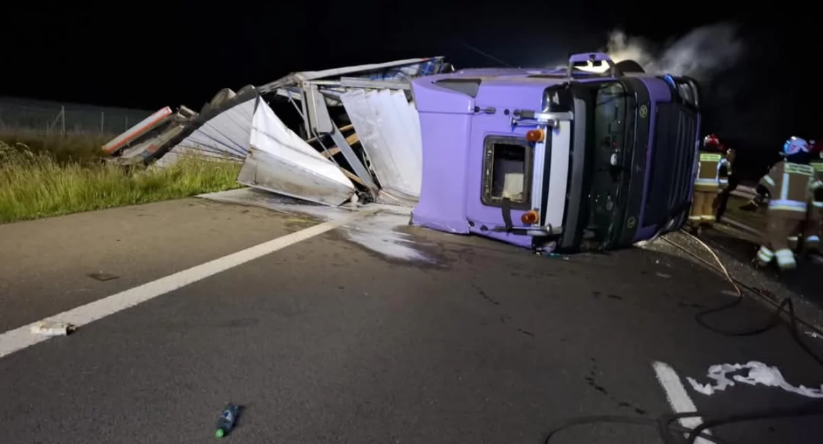 Dwa pasy drogi S3 zablokowane. Wypadek obok Drzenina