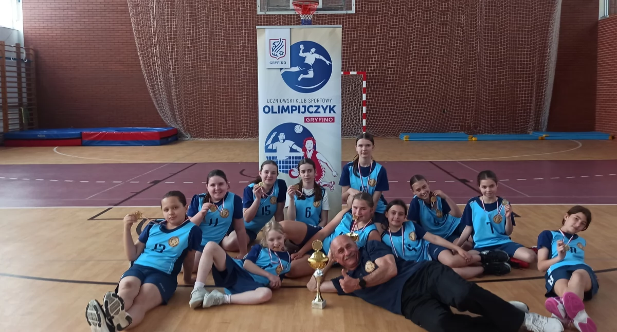 Trzecie miejsce gryfińskich koszykarek w Mini Basket Lidze [GALERIA]