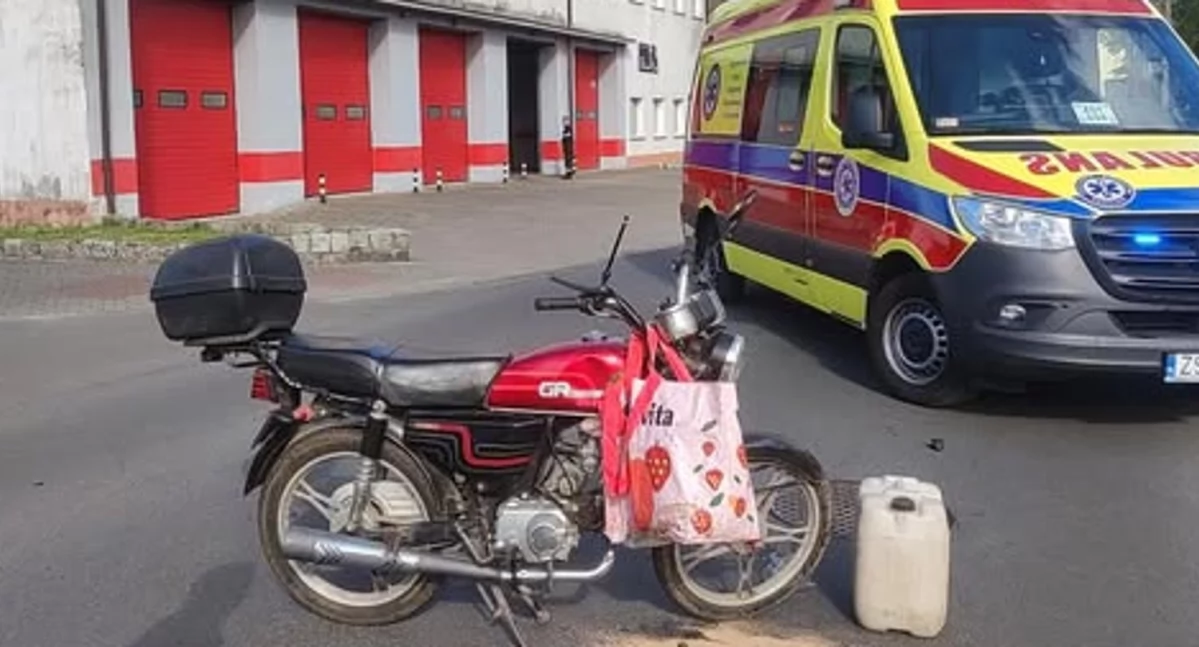 Kierująca mercedesem potrąciła motorowerzystkę 
