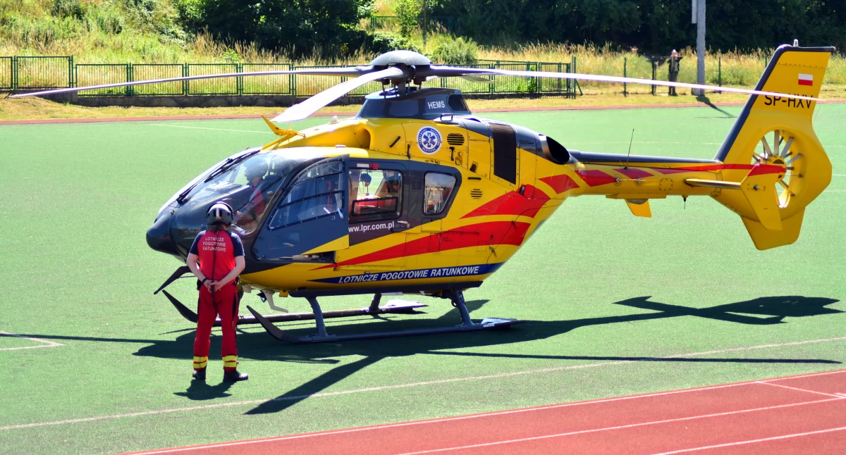 Helikopter medyczny lądował na boisku w Gryfinie