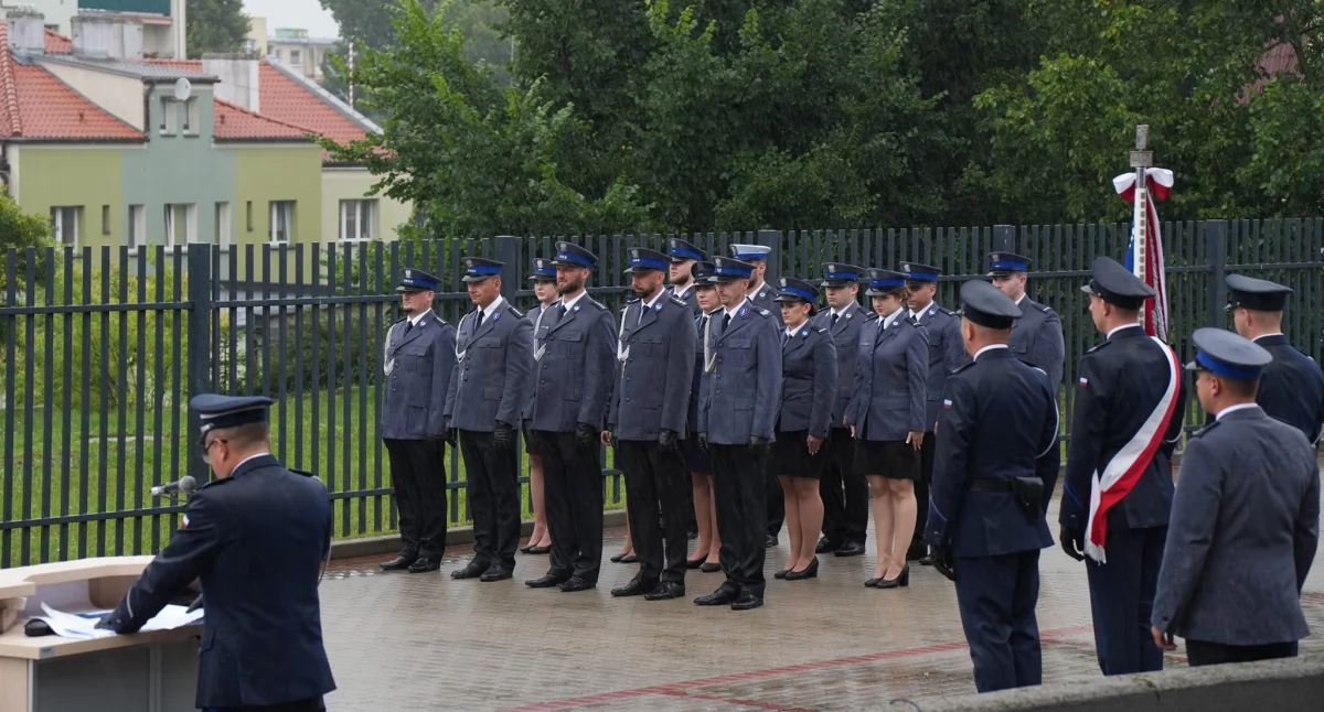 Podajemy nazwiska policjantów, którzy otrzymali awans na wyższy stopień zawodowy [GALERIA]